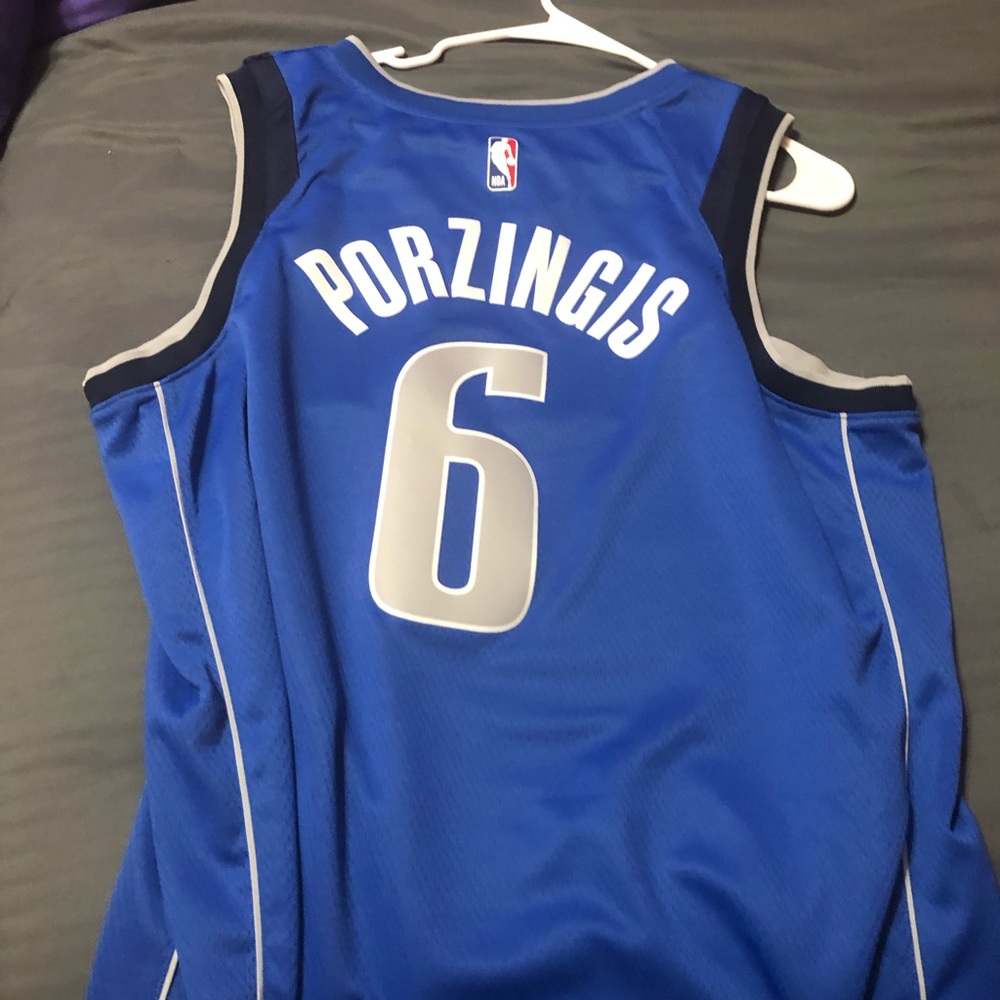 Dallas mavericks kristaps Porzingis Nike jersey XL